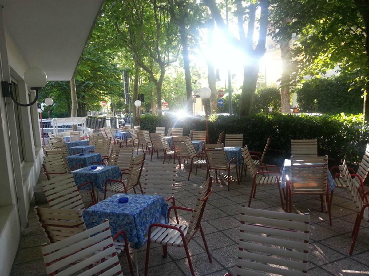 Hotel Irene Riccione Exterior foto