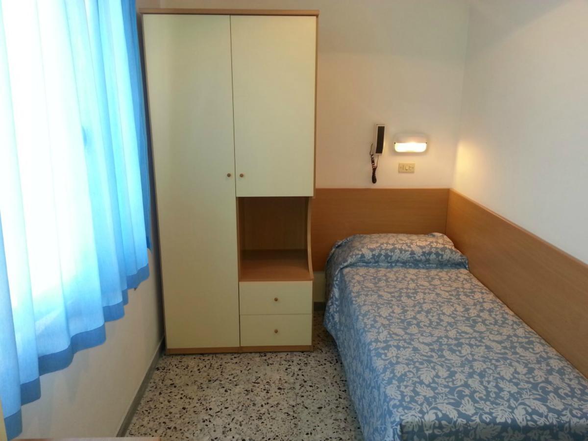 Hotel Irene Riccione Exterior foto