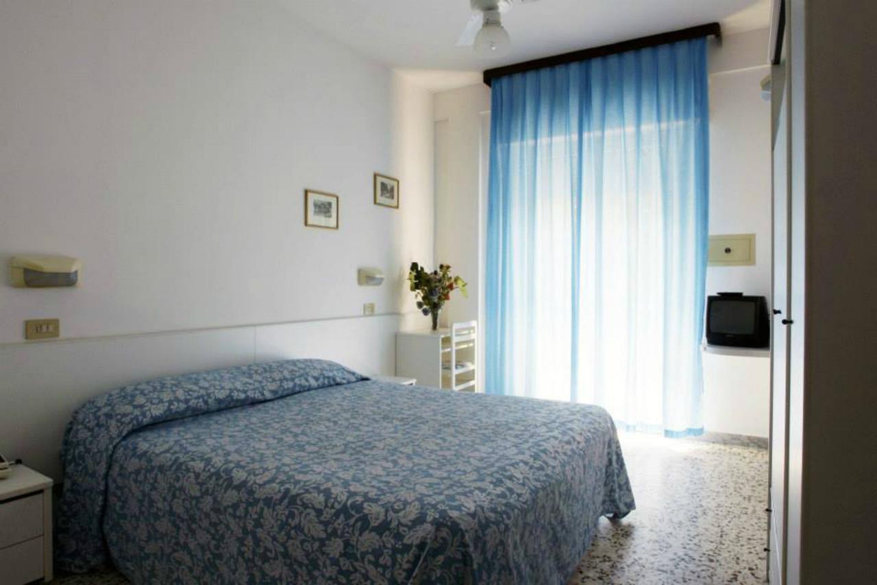 Hotel Irene Riccione Exterior foto